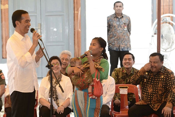 Jokowi Serahkan Makanan Tambahan di Puskesmas Aek Habil Sibolga