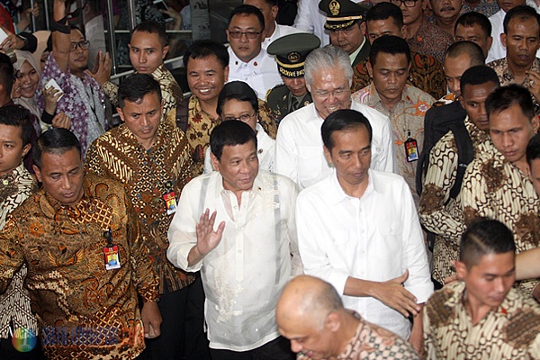 Presiden Jokowi dan Duterte Blusukan ke Pasar Tanah Abang