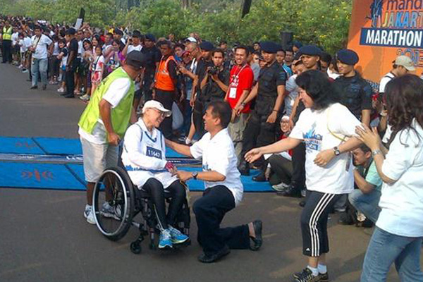 Semangat Peserta Mandiri Jakarta Marathon 2013 
