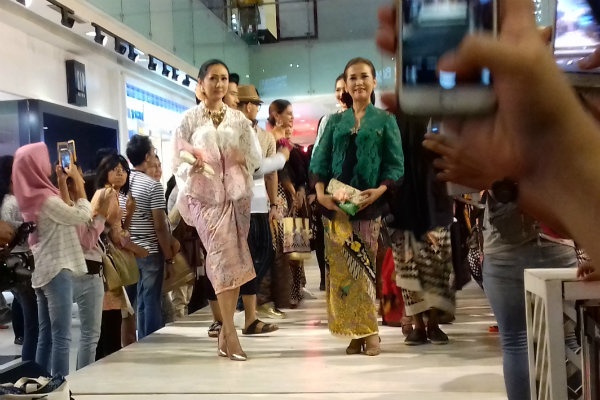 Pasar Tiban: Cara Anne Avantie Rayakan 27 Tahun Berkarir