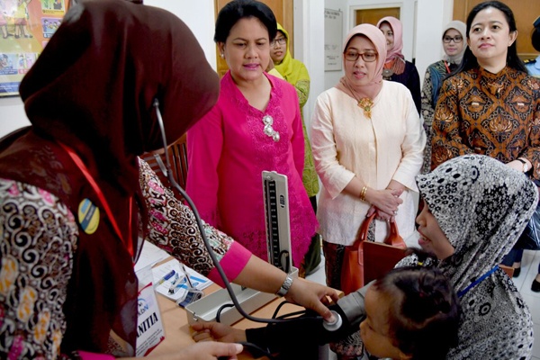 Jokowi Dorong Program KB Bangun Keluarga Sejahtera di RI