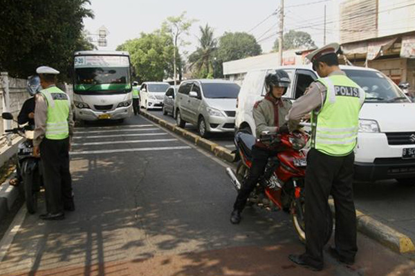 Hari Pertama Pemberlakuan Denda bagi Pelanggar Busway