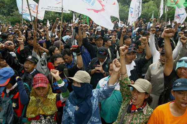 Buruh Kembali Datangi Kantor Jokowi Tuntut Kenaikan UMP