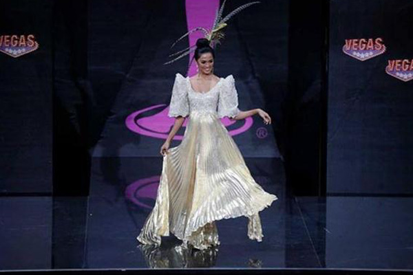 Miss Universe 2013: Putri Indonesia Memakai Kostum Reog