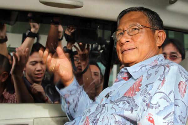  Mantan Gubernur BI Darmin Nasution Diperiksa KPK