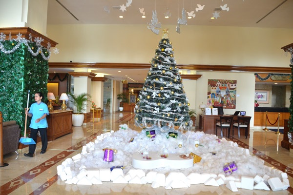  Hotel Rayu Konsumen dengan Pernak-Pernik Natal