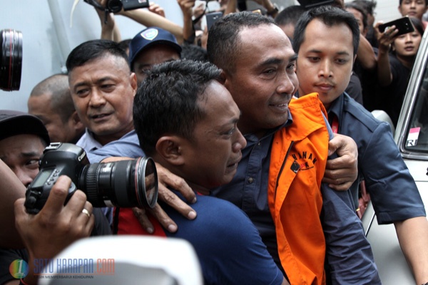 Bupati Buton Samsu Umar Digelandang ke Tahanan
