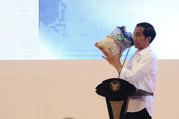 Presiden Jokowi Luncurkan Kartu Pangan Non Tunai KKS