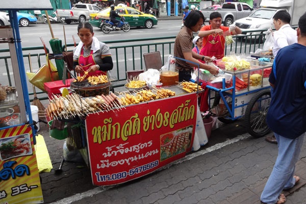 Bangkok Akan Sapu Bersih Pedagang  Kaki Lima Satu Harapan
