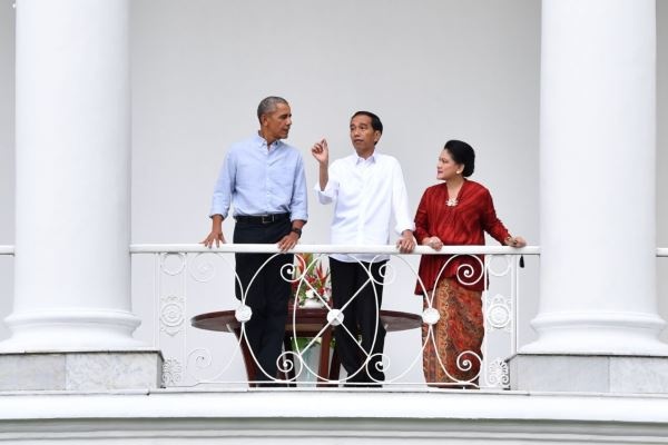 Obama Nikmati Teh dan Bakso Bersama Jokowi 