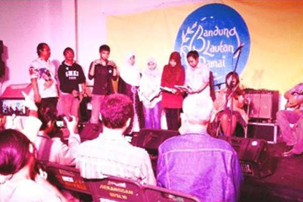 Bandung Lautan Damai: Seni, Orasi, dan Buku di Hari  Toleransi