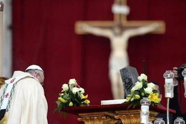 Paus Fransiskus Ungkap Potongan Tulang adalah Milik Rasul Petrus