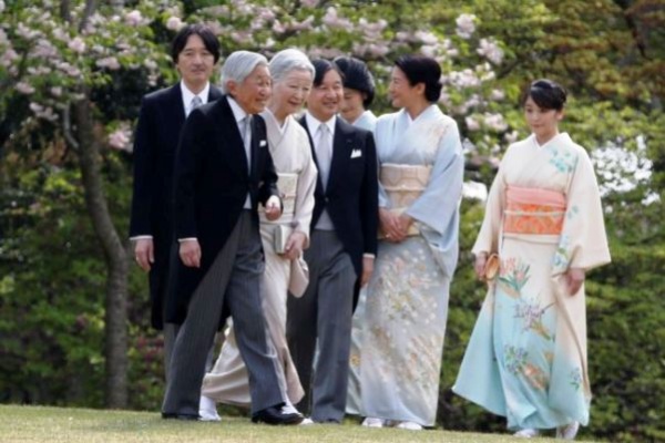 10 Peristiwa Penting Kehidupan Kaisar Jepang Akihito