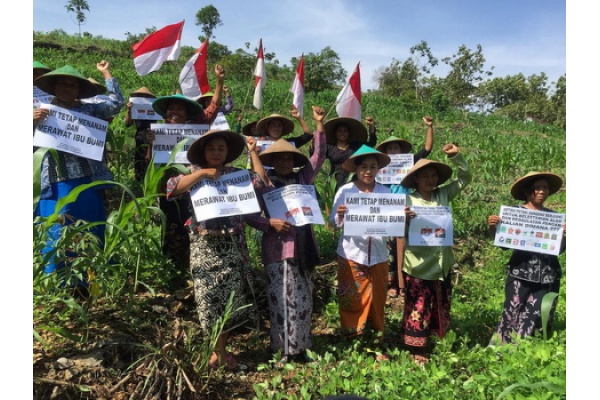 Kartini Kendeng Ngalungi Indonesia