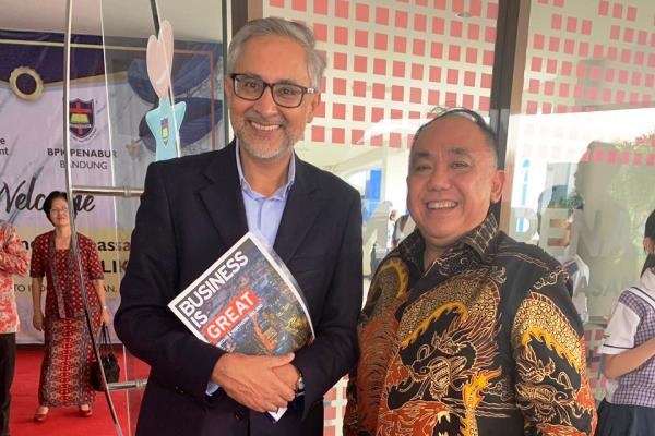 Dubes Inggris Moazzam Malik Temui 800 Siswa PENABUR Bandung