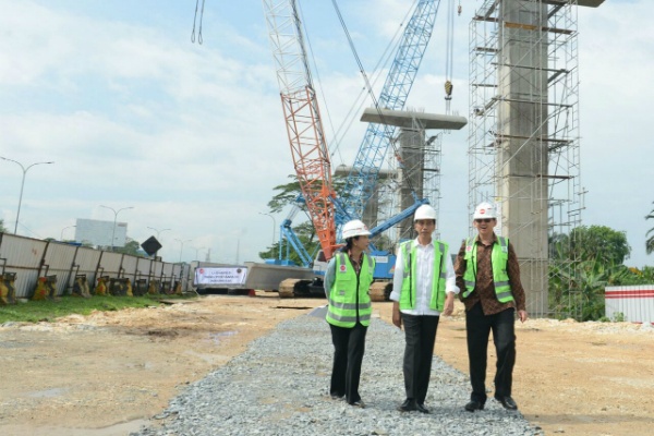 Jokowi Tinjau Pengerjaan Proyek LRT dan MRT Jakarta