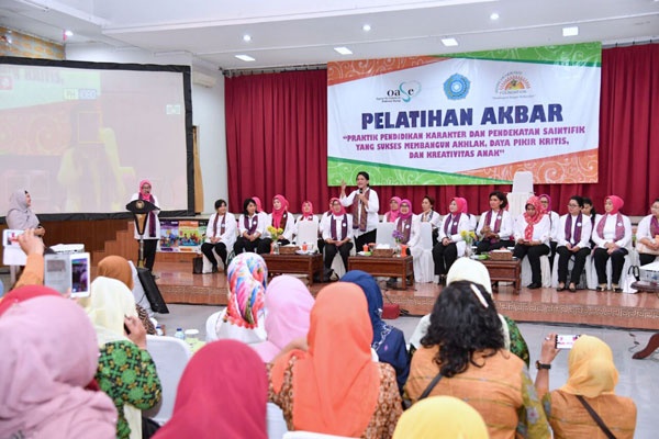 Ibu Negara Iriana Temui Pengajar PAUD Sumatera Utara