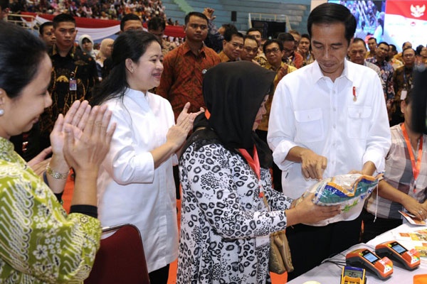 Presiden Jokowi Luncurkan Kartu Pangan Non Tunai KKS