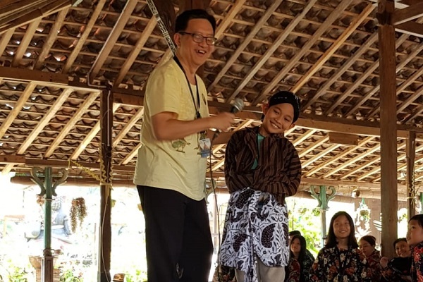 Siswa SD PENABUR Jakarta Belajar Cinta Tanah Air di Desa