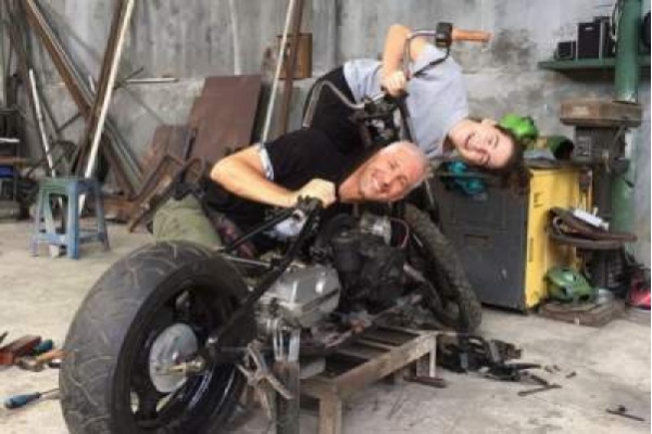 Remaja Australia Ikut Ciptakan Motor Berbahan Bakar Jelantah di Bali