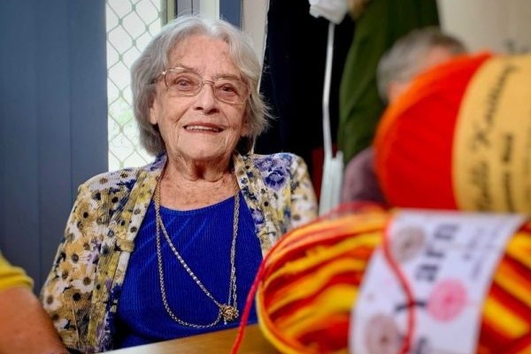 Di Usia 92 Tahun, Perempuan Ini Jahit 20.000 Baju untuk Anak-anak India