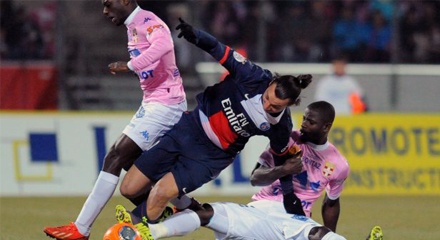 Liga Prancis: Pohon Kemenangan PSG Dirobohkan Evian