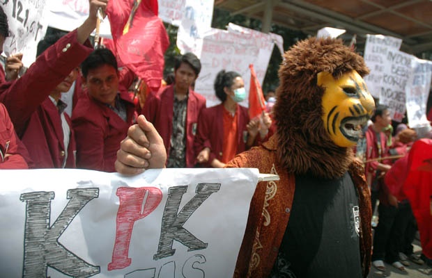 Hari Anti Korupsi Diwarnai Unjukrasa di KPK