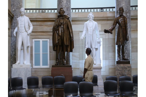 Amerika Berdebat untuk Memindahkan Patung Tokoh Kofederasi dari Capitol