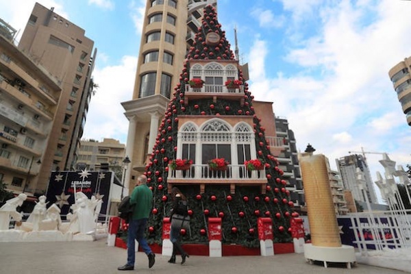 Lebanon: Hiasan Pohon Natal untuk Mengenang Korban Ledakan Pelabuhan Beirut