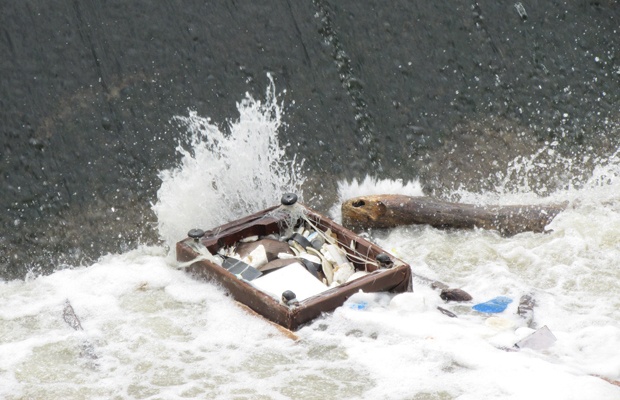 Sampah Jakarta: KBT Dipasang Trap Sampah