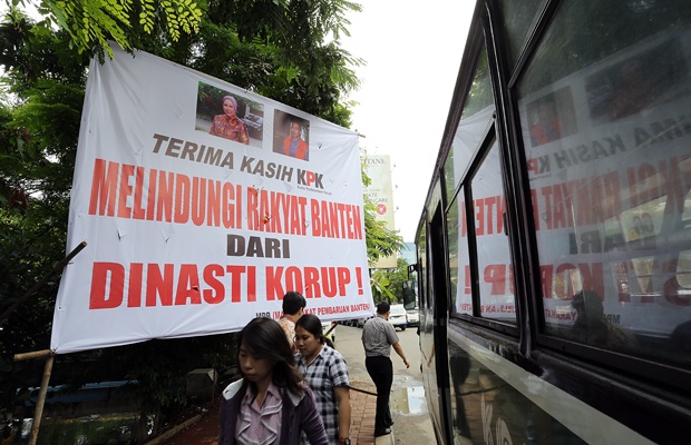 Spanduk Ucapan Terima Kasih Warga Banten untuk KPK