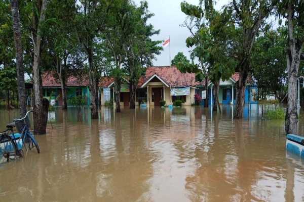 Banjir Juga Melanda Malang, Pidie, dan Pekalongan