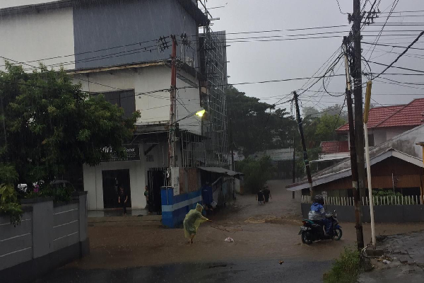 Manado Banjir Parah, Listrik Padam