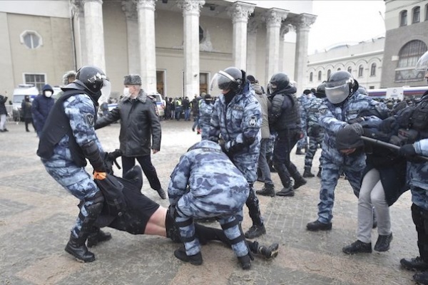 Demontrasi di Rusia Menantang Penahanan Tokoh Oposisi