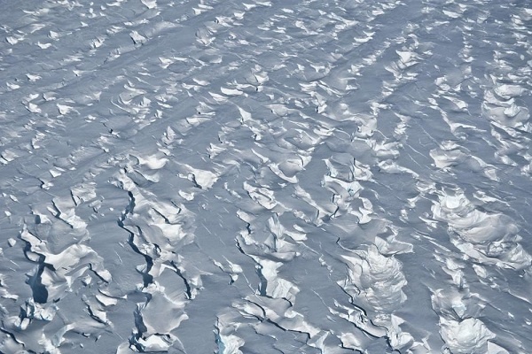 Studi: Lapisan Es Pelindung Gletser di Antartika Pecah Lebih Cepat
