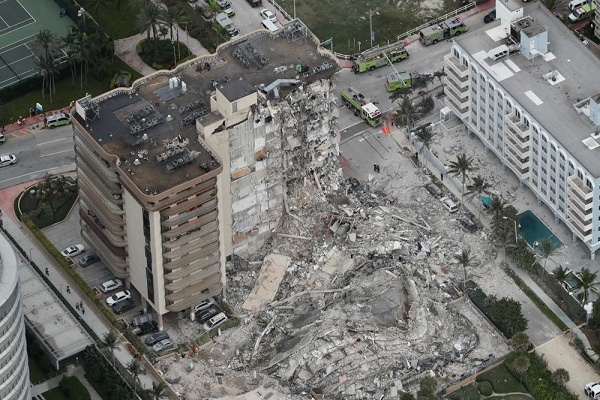 Miami: Kondominium 12 Lantai Roboh, Empat Tewas, 160 Belum Ditemukan