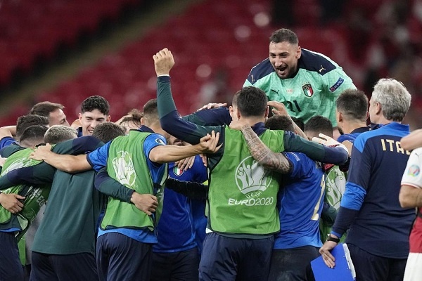 Piala Eropa: Italia Masuk Perempat Final, Kalahkan Austria 2-1