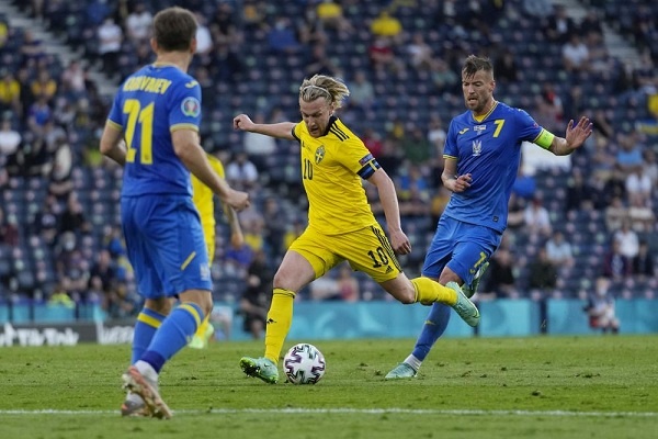 Piala Eropa: Ukraina Tundukkan Swedia 2-1
