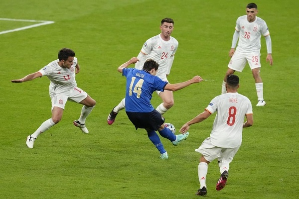 Italia Mencapai Final Piala Eropa, Tundukkan Spanyol