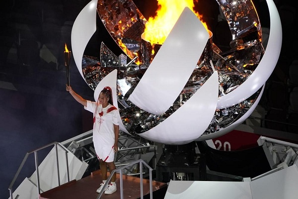 Momentum Luar Biasa: Naomi Osaka Menyalakan Api Olimpiade