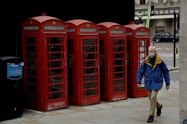 Inggris Pertahankan Kotak Telefon Umum, Mengapa?