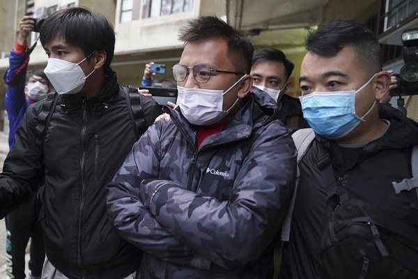 Polisi Hong Kong Tangkap Enam Jurnalis