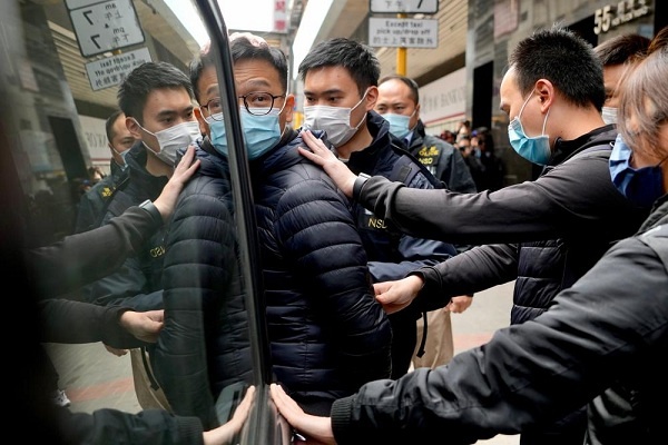 Pemimpin Hong Kong Menolak Tuduhan Hilangnya Kebebasan Pers 